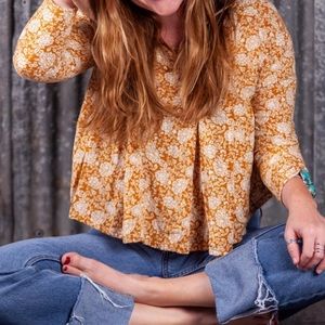 Kimchi Blue floral top